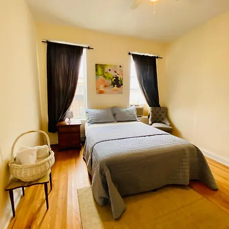 Cozy 2Br Escape, Steps To Transit, Close To Nyc